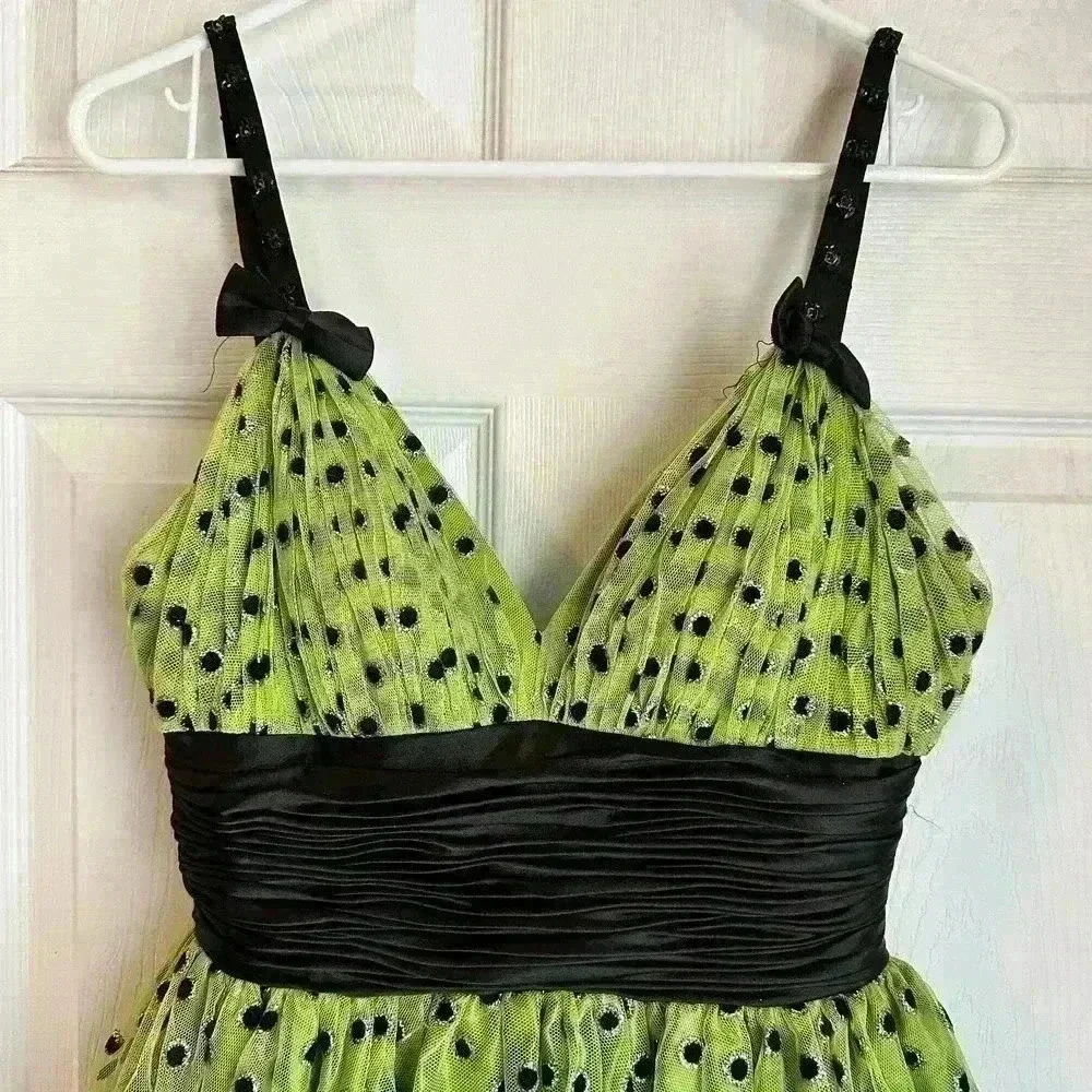 Mac Duggal Couture Lime Green/Black Cocktail Prom Dress Size 2 - Picture 2 of 6